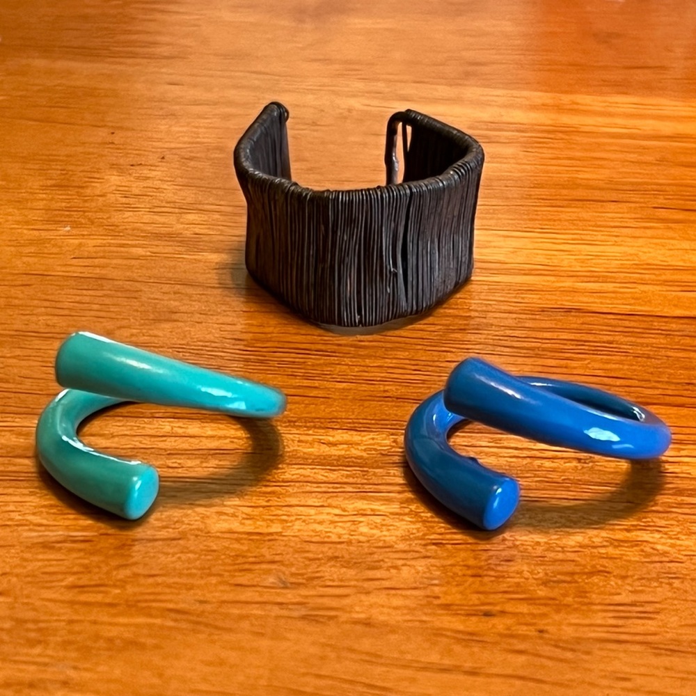 Artsy metal rings